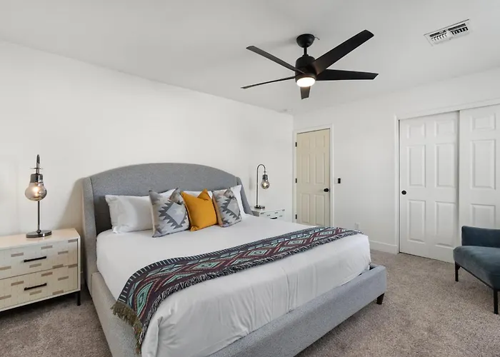 The Cardinal Walk To Stadium Pool+spa Sportcourt * Glendale