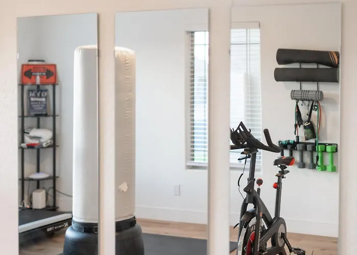 Holiday home The Cardinal Walk To Stadium Pool+spa Sportcourt