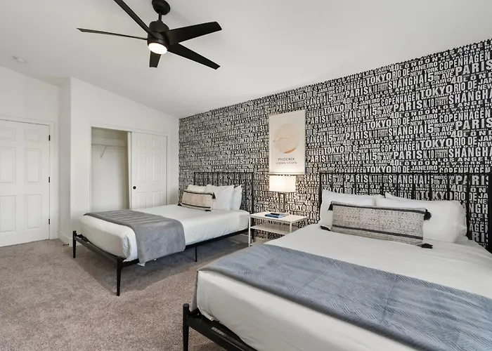 The Cardinal Walk To Stadium Pool+spa Sportcourt Holiday home Glendale