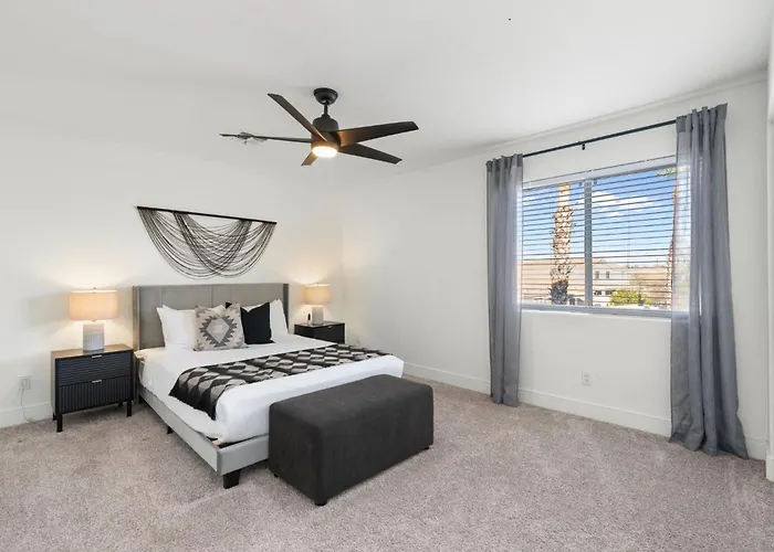 The Cardinal Walk To Stadium Pool+spa Sportcourt * Glendale