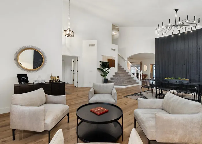 The Cardinal Walk To Stadium Pool+spa Sportcourt Holiday home Glendale