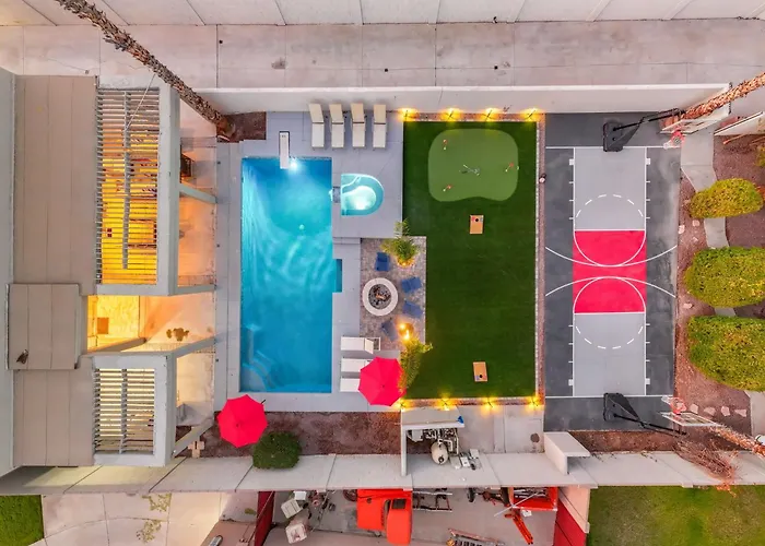 Holiday home The Cardinal Walk To Stadium Pool+spa Sportcourt Glendale