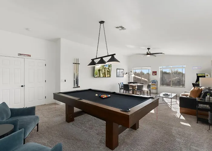 The Cardinal Walk To Stadium Pool+spa Sportcourt Holiday home Glendale