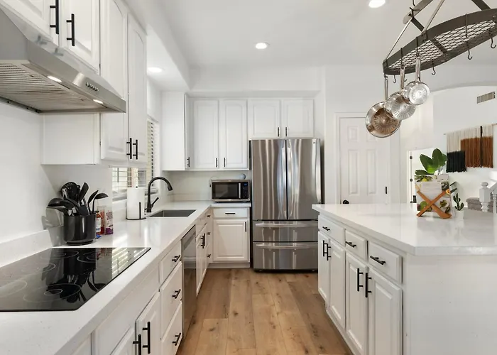 The Cardinal Walk To Stadium Pool+spa Sportcourt Holiday home Glendale