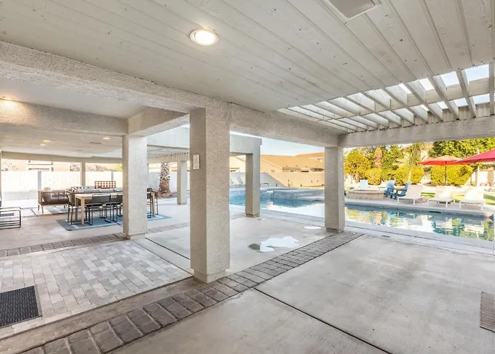 The Cardinal Walk To Stadium Pool+spa Sportcourt * Glendale