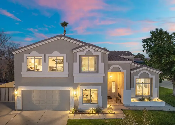 The Cardinal Walk To Stadium Pool+spa Sportcourt Holiday home Glendale