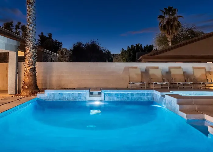 The Cardinal Walk To Stadium Pool+spa Sportcourt Holiday home Glendale